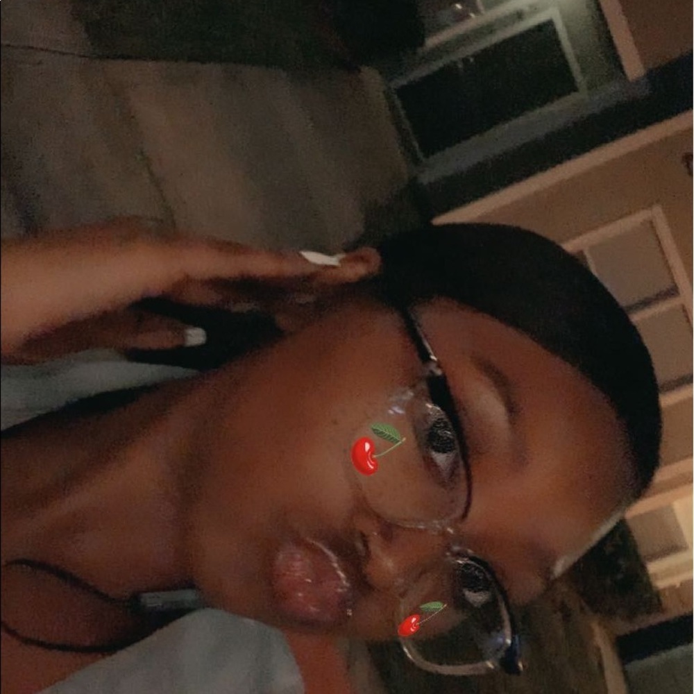 Meet your Posher, Naria